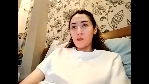 Effy online show from December 19, 2025, 3:08 pm