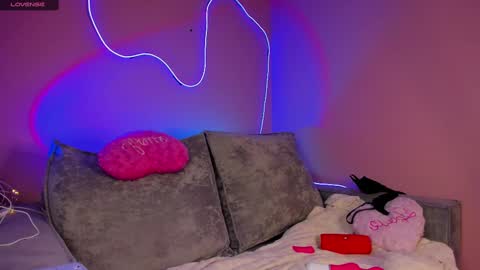 Snapshot of effy_bae chatting on January 6, 2025, 9:11 pm Mila online show from January 6, 2025, 9:11 pm