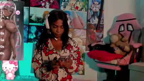 effy_marinn online show from December 18, 2025, 6:19 am