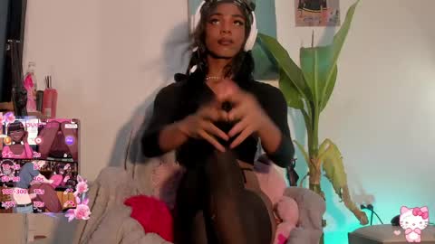 effy_marinn online show from April 6, 2026, 8:59 am