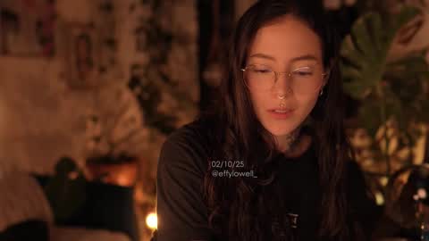 Effy online show from October 3, 2025, 1:57 am