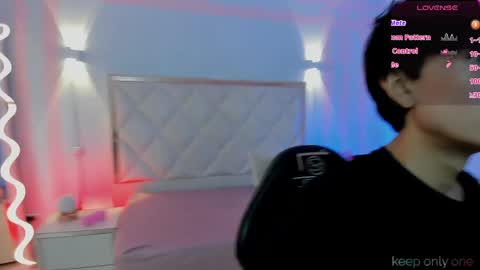 eidan_tay online show from April 20, 2026, 7:37 pm