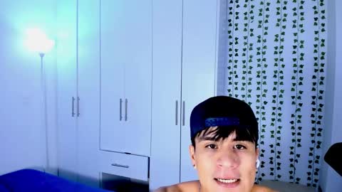 Snapshot of eiden_allenx1 chatting on December 2, 2024, 1:57 pm eiden_allenx1 online show from December 2, 2024, 1:57 pm
