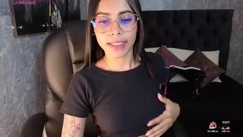 Snapshot of eileen__stone chatting on December 2, 2025, 7:09 pm eileen__stone online show from December 2, 2025, 7:09 pm