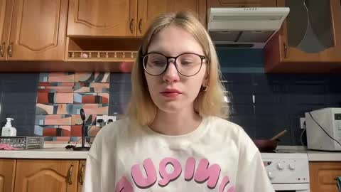 eileencrowday online show from April 21, 2026, 3:02 am