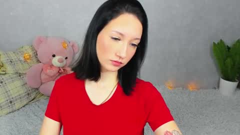 eileenmoores online show from November 26, 2025, 3:02 pm