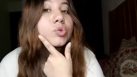 EIMY   MODEL INDEPENDENT online show from January 19, 2025, 6:09 am