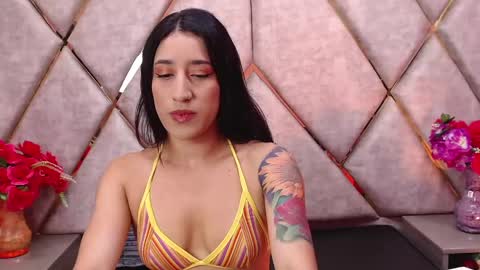 eimy_cutte online show from February 3, 2025, 12:14 pm