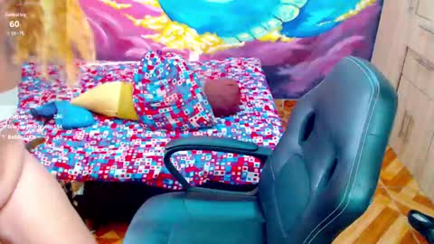 Snapshot of eimy_lorens chatting on December 11, 2024, 9:45 pm EIMY online show from December 11, 2024, 9:45 pm