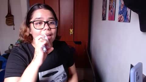 eimy_saenzz online show from February 24, 2026, 5:44 pm