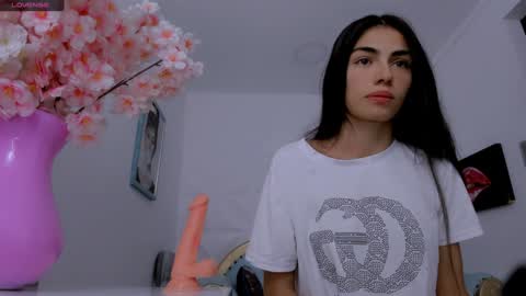 Snapshot of eimy_skinny chatting on February 6, 2025, 11:54 am eimy online show from February 6, 2025, 11:54 am