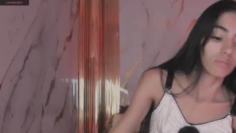 Snapshot of eimy_skinny chatting on February 19, 2026, 1:29 pm eimy online show from February 19, 2026, 1:29 pm