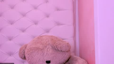 Snapshot of eimy_skinny chatting on May 14, 2026, 1:40 pm eimy online show from May 14, 2026, 1:40 pm