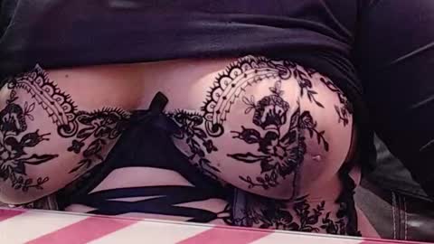 Snapshot of eireneninon chatting on October 12, 2025, 6:56 am Eirene online show from October 12, 2025, 6:56 am