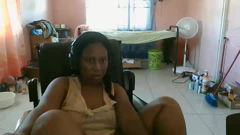 Snapshot of eirondra_valeen chatting on October 17, 2025, 12:41 pm Eirondra Valeen online show from October 17, 2025, 12:41 pm