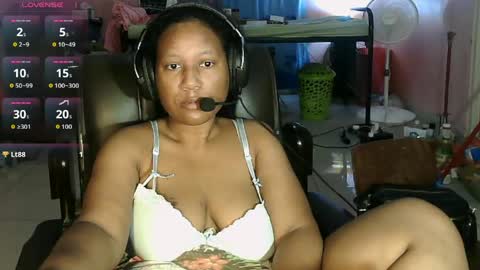 Snapshot of eirondra_valeen chatting on June 4, 2026, 7:03 am Eirondra Valeen online show from June 4, 2026, 7:03 am