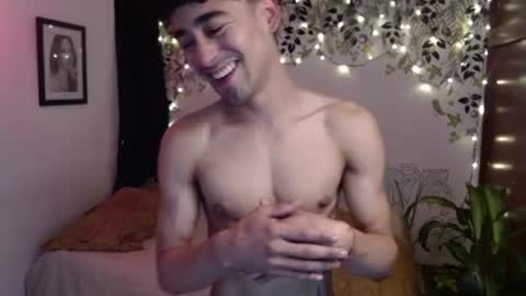 xoxo online show from December 19, 2024, 11:25 pm