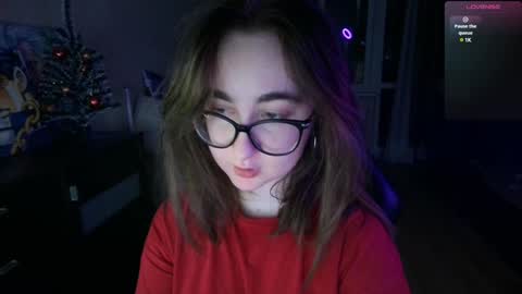 Snapshot of el_sweety chatting on December 25, 2024, 3:49 pm If you like it when I meow give me a thumbs up online show from December 25, 2024, 3:49 pm