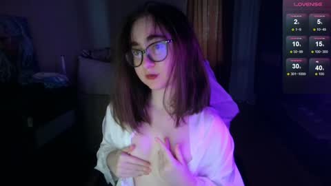 Snapshot of el_sweety chatting on January 14, 2025, 1:38 pm If you like it when I meow give me a thumbs up online show from January 14, 2025, 1:38 pm