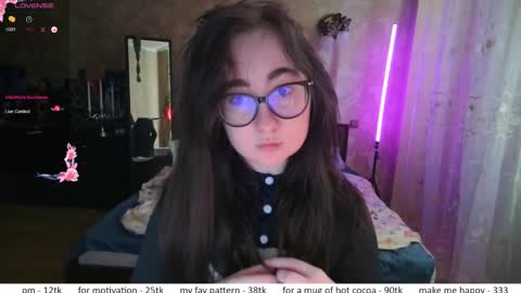 If you like it when I meow give me a thumbs up online show from December 19, 2025, 12:23 pm