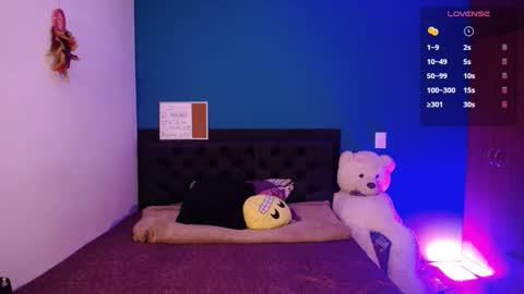 Snapshot of ela_0 chatting on September 30, 2025, 11:54 pm Ela Help me reach 100 thumbs up online show from September 30, 2025, 11:54 pm