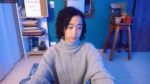 Snapshot of ela_0 chatting on October 27, 2025, 5:00 am Ela Help me reach 100 thumbs up online show from October 27, 2025, 5:00 am