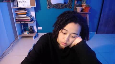 Snapshot of ela_0 chatting on October 28, 2025, 11:51 pm Ela Help me reach 100 thumbs up online show from October 28, 2025, 11:51 pm