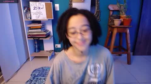 Snapshot of ela_0 chatting on November 5, 2025, 8:03 am Ela Help me reach 100 thumbs up online show from November 5, 2025, 8:03 am