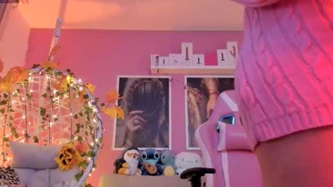 Ela online show from October 26, 2025, 5:35 am