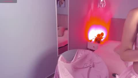 Ela online show from October 25, 2025, 8:58 pm