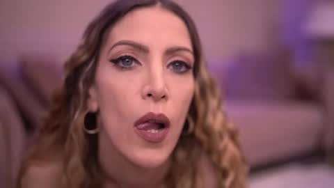 Snapshot of elablake chatting on November 8, 2025, 6:02 am Ella online show from November 8, 2025, 6:02 am