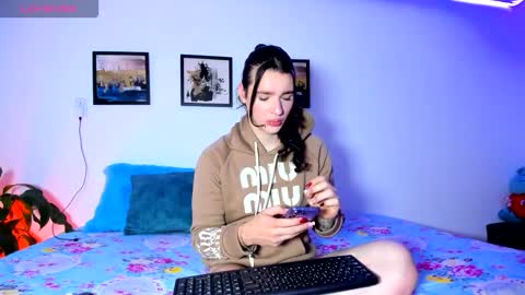 Elaia franco online show from November 14, 2025, 7:12 pm