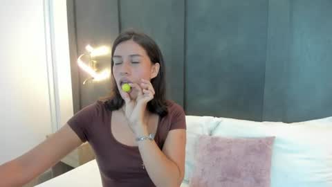 E L A I A online show from August 6, 2026, 7:27 pm