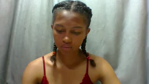 elaliealdy online show from November 18, 2025, 7:13 am