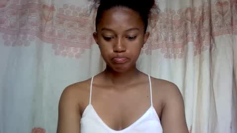 Snapshot of elaliealdy chatting on May 8, 2026, 6:52 am elaliealdy online show from May 8, 2026, 6:52 am