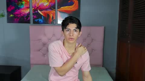 Elan Giralon online show from December 20, 2025, 10:39 pm