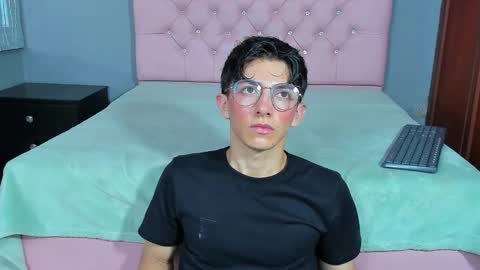 Elan Giralon online show from January 6, 2026, 12:03 am