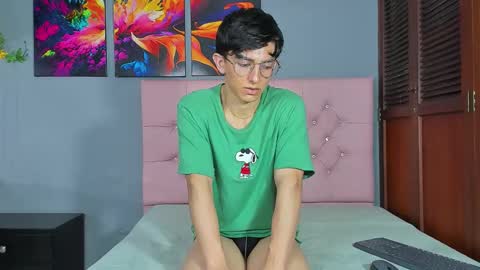 Elan Giralon online show from January 17, 2026, 11:41 pm