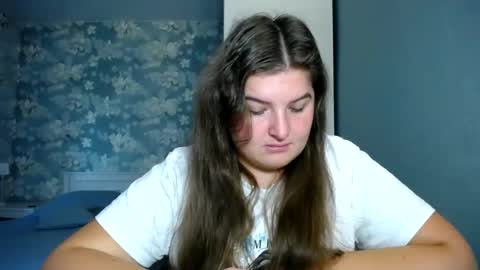 Snapshot of elanis_blair chatting on October 21, 2025, 1:56 pm Elanis online show from October 21, 2025, 1:56 pm