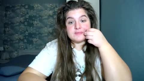 Snapshot of elanis_blair chatting on November 5, 2025, 1:11 pm Elanis online show from November 5, 2025, 1:11 pm