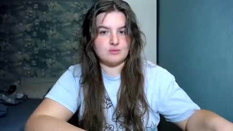 Elanis online show from May 16, 2026, 1:02 am