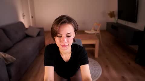 Snapshot of elannand chatting on October 9, 2025, 6:11 am ELA 3 online show from October 9, 2025, 6:11 am