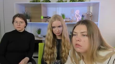Snapshot of elara_jadie chatting on October 7, 2025, 8:44 am Elara online show from October 7, 2025, 8:44 am