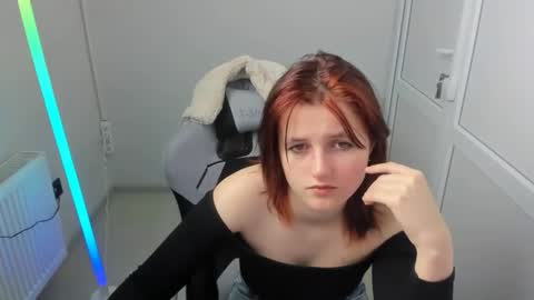 Snapshot of elara_muse chatting on May 4, 2026, 7:15 am Evie online show from May 4, 2026, 7:15 am