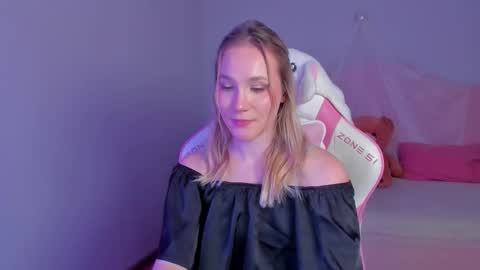 elaravoltage online show from March 13, 2026, 5:52 pm