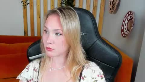 elaravoltage online show from July 14, 2026, 5:01 am