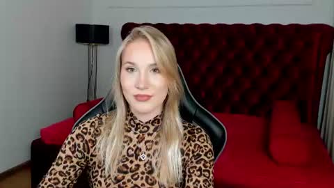 elaravoltage online show from August 3, 2026, 9:04 am