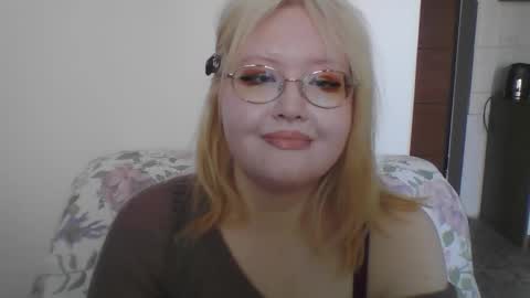 elayne_sweet online show from March 15, 2026, 8:09 am