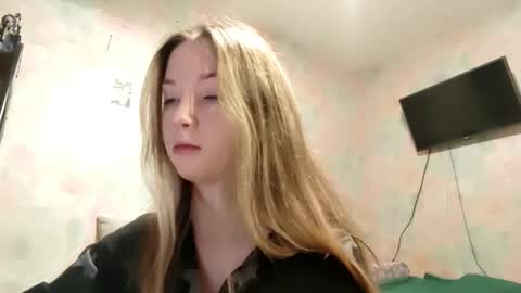 Snapshot of elaynecinco chatting on February 8, 2026, 1:20 am MIa online show from February 8, 2026, 1:20 am