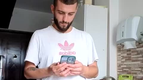 elchapoguzman95 online show from October 7, 2025, 10:23 am